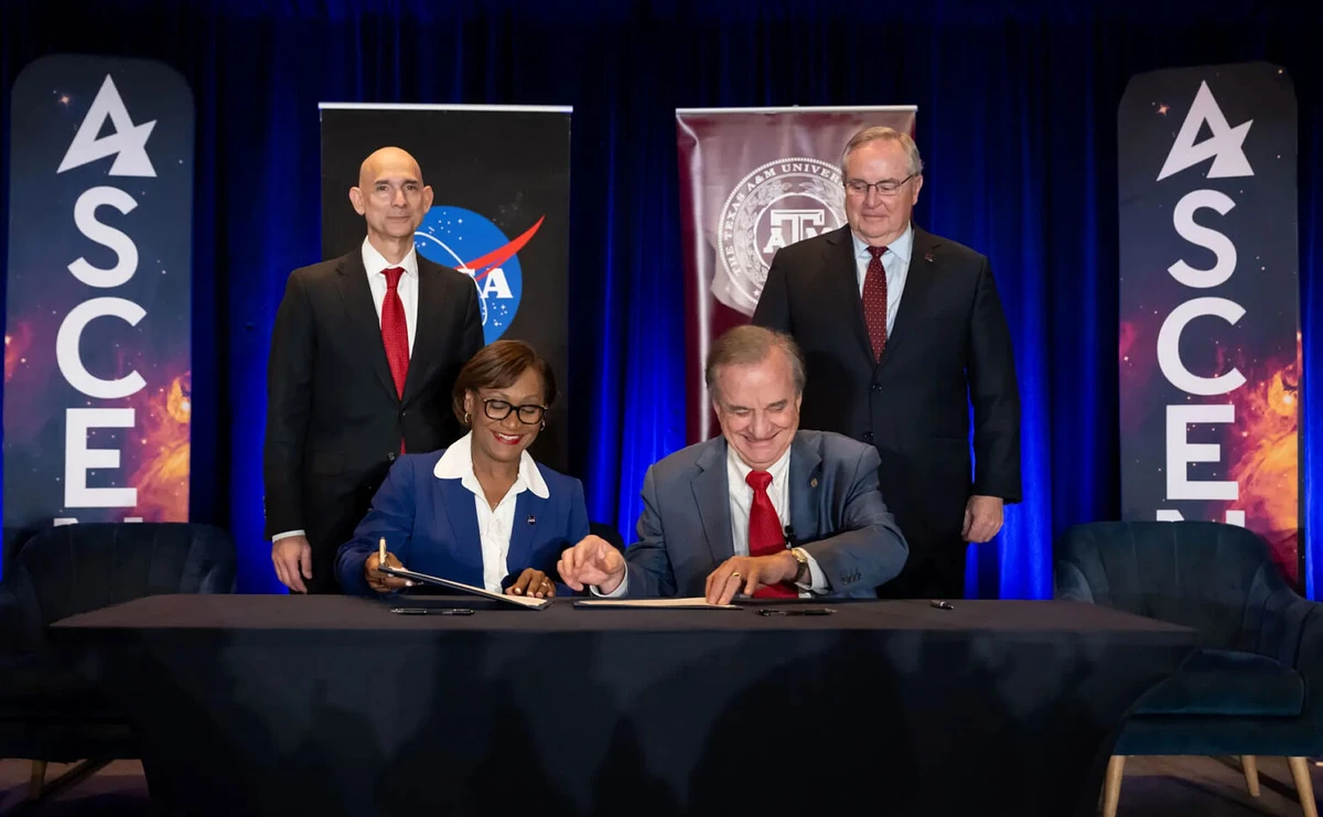 NASA and the Texas A&M University System signed an agreement Thursday for a 240-acre Exploration Park on underutilized land at NASA’s Johnson Space Center in Houston. From left: Texas State Rep. Greg Bonnen, NASA Johnson Director Vanessa Wyche, Texas A&M University System Chancellor John Sharp, and Texas A&M University President Mark A. Welsh III. The announcement of the new lease agreement will allow the A&M System and others to use NASA Johnson land to create facilities for a collaborative environment that increases commercial access and enhances the United States’ commercial competitiveness in the space and aerospace industries. The announcement took place at the Ascend Texas (ASCENDxTexas) Conference at South Shore Harbour Conference Center.